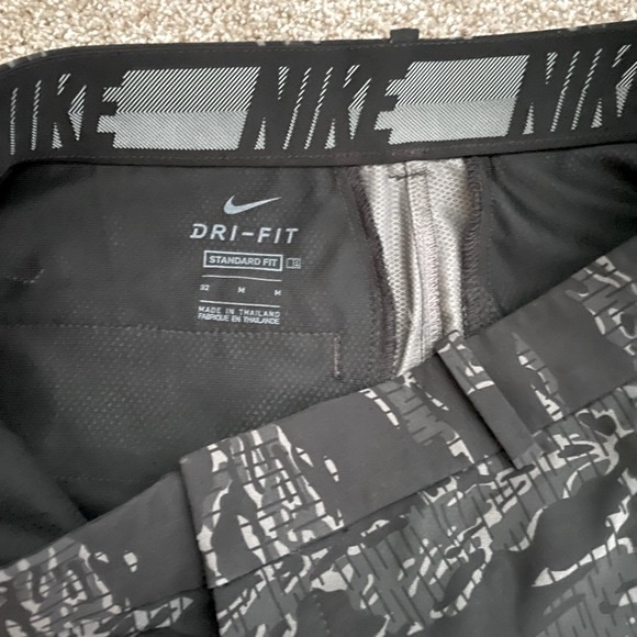 Nike Camo print Black Flex Golf ⛳️ shorts - Picture 2 of 4